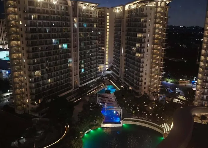 Casa Matthew Azure Staycation 5* Манила