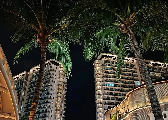 Casa Matthew Azure Staycation Отель