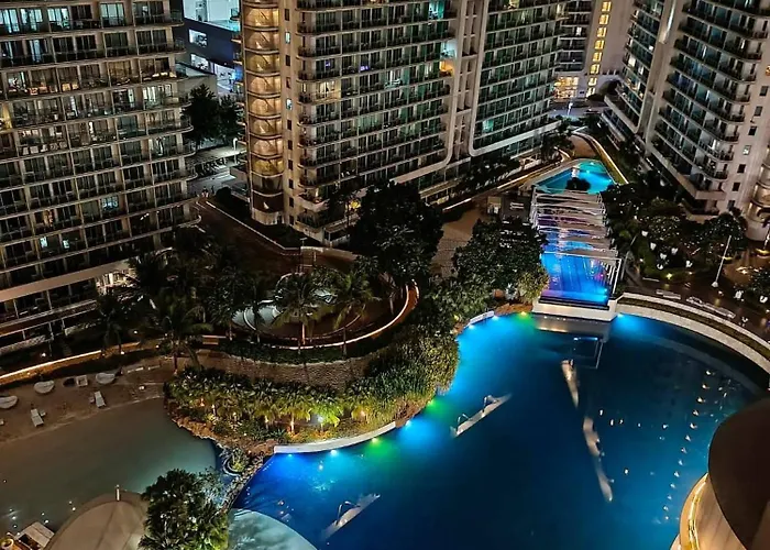 Casa Matthew Azure Staycation Отель Манила