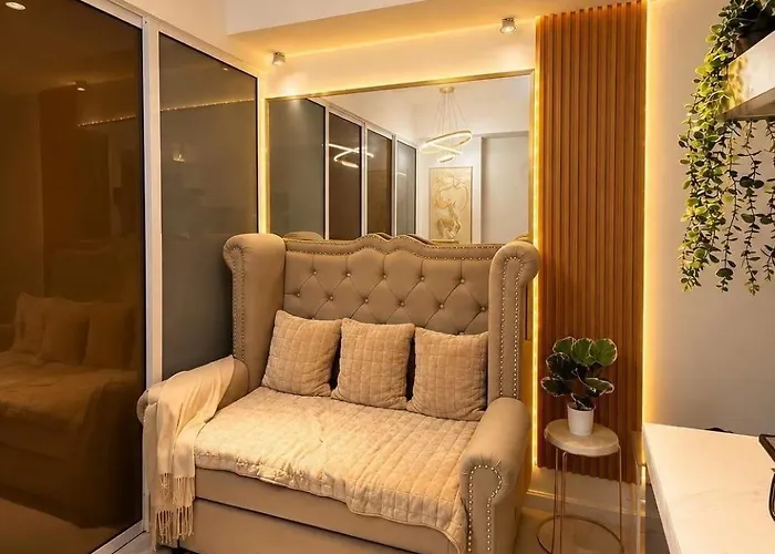 Отель Casa Matthew Azure Staycation 5*