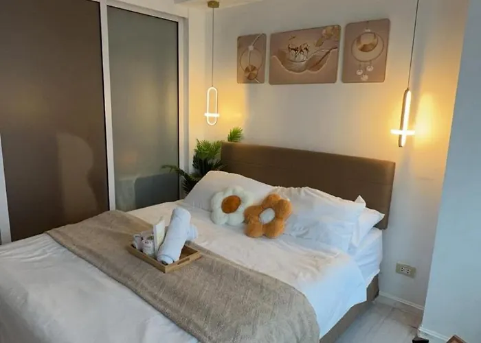 Casa Matthew Azure Staycation 5* Манила